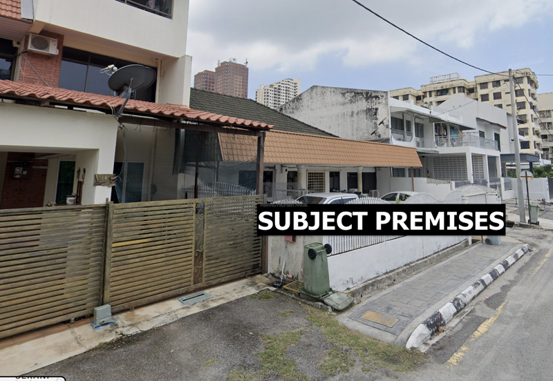 Rare Extra-Long Single Storey Terrace in Prime Pulau Tikus Location.