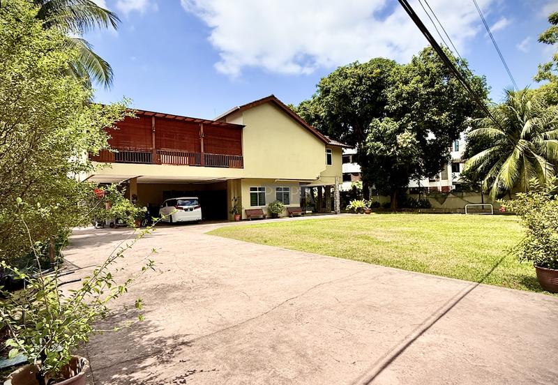Double-Storey Bungalow on Expansive Land in Pulau Tikus.