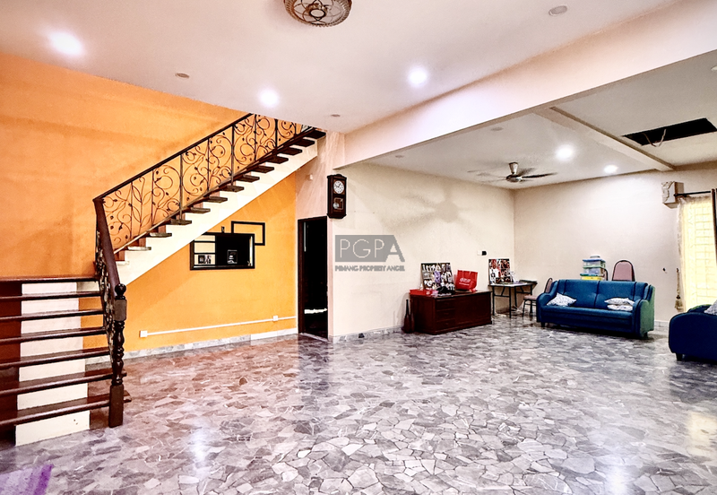 Double-Storey Bungalow on Expansive Land in Pulau Tikus.