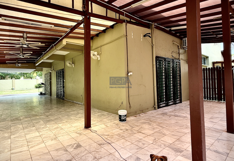 Double-Storey Bungalow on Expansive Land in Pulau Tikus.