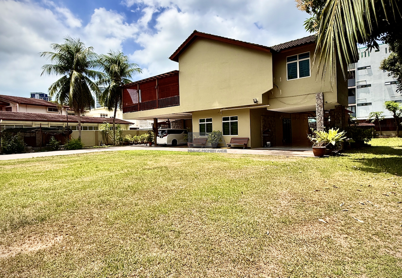 Double-Storey Bungalow on Expansive Land in Pulau Tikus.