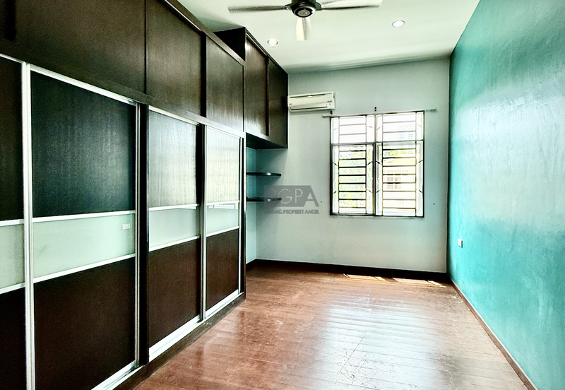 Double-Storey Bungalow on Expansive Land in Pulau Tikus.