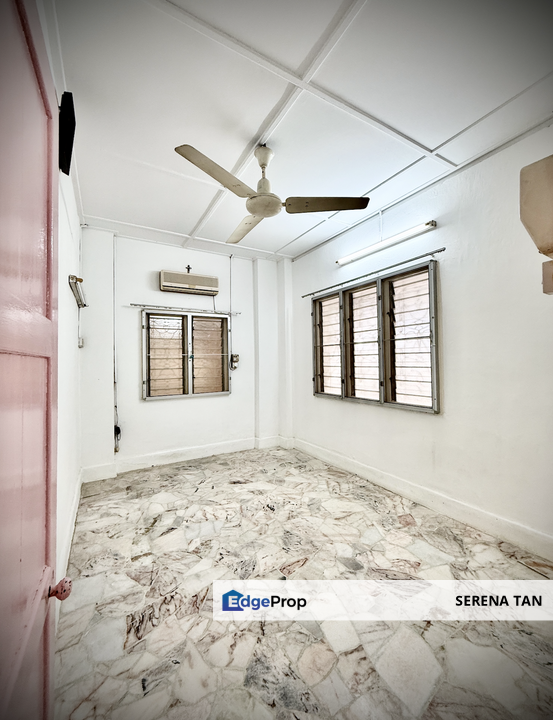 Charming Semi-Detached House in Quiet Cul-de-Sac near Fettes Park, Tanjong Tokong., Penang, Tanjung Tokong
