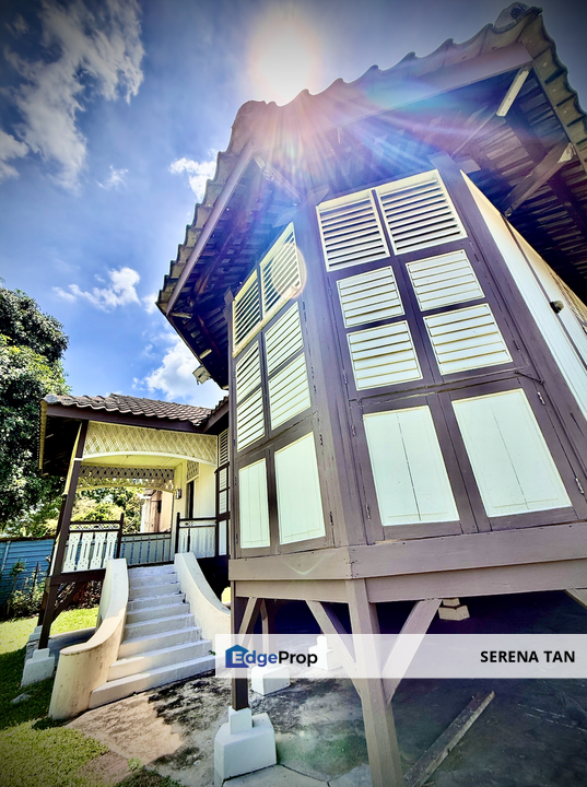 Charming Corner Village House on Expansive Freehold Land | Air Itam., Penang, Ayer Itam