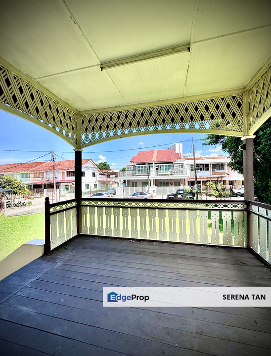Charming Corner Village House on Expansive Freehold Land | Air Itam., Penang, Ayer Itam