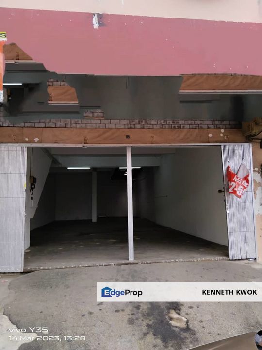 MOVE IN CONDITION SHOPLOT FACING MAIN ROAD NEW PAINTED JOHOR JAYA for Rental RM2,650 By