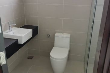 3.5 Storey Semi- D  Kingsley Hills, Putra Heights 