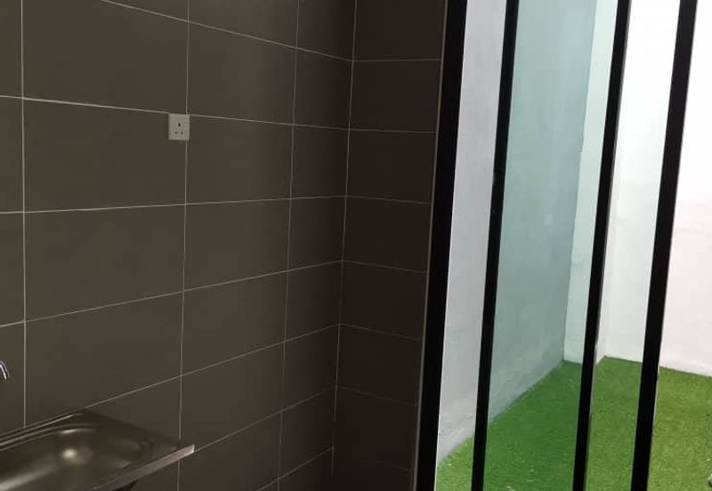 3.5 Storey Semi- D  Kingsley Hills, Putra Heights 