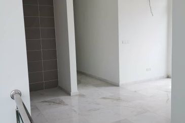 3.5 Storey Semi- D  Kingsley Hills, Putra Heights 