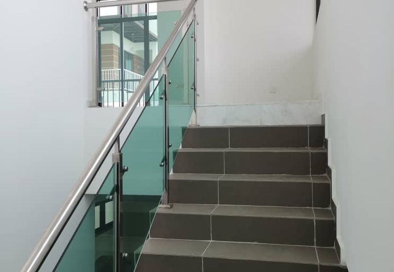 3.5 Storey Semi- D  Kingsley Hills, Putra Heights 