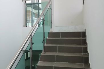 3.5 Storey Semi- D  Kingsley Hills, Putra Heights 