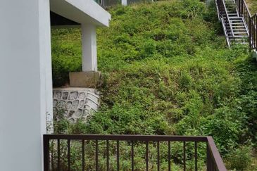 3.5 Storey Semi- D  Kingsley Hills, Putra Heights 