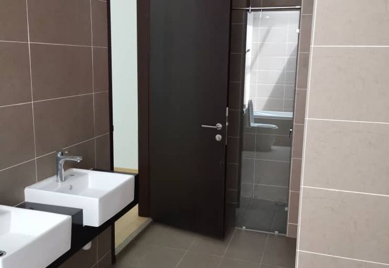 3.5 Storey Semi- D  Kingsley Hills, Putra Heights 