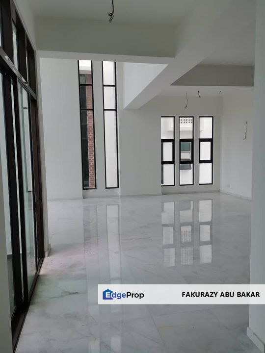 3.5 Storey Semi- D Kingsley Hills Putra Height , Selangor, Putra Heights