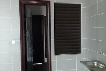 3.5 Storey Semi- D Kingsley Hills Putra Height 