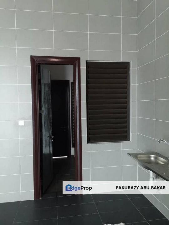 3.5 Storey Semi- D Kingsley Hills Putra Height , Selangor, Putra Heights