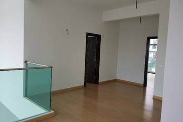 3.5 Storey Semi- D Kingsley Hills Putra Height 