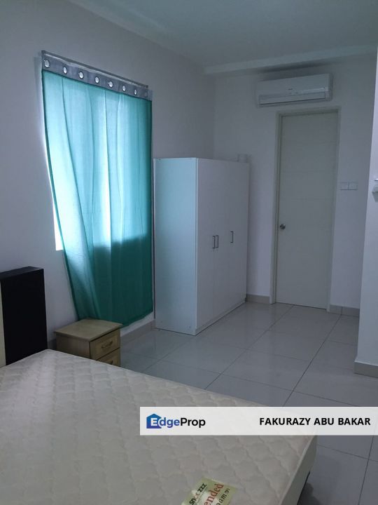 Fully furnish facing pool, Selangor, USJ