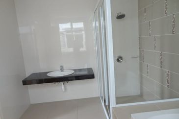 Seksyen 4, Shah Alam