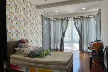 Duta Villa, Setia Alam