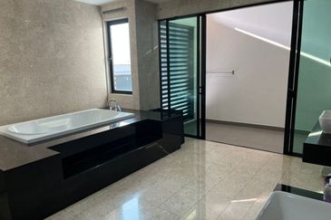 Duta Villa, Setia Alam