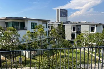 Duta Villa, Setia Alam