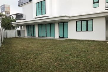 Duta Villa, Setia Alam