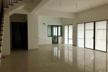 Duta Villa, Setia Alam