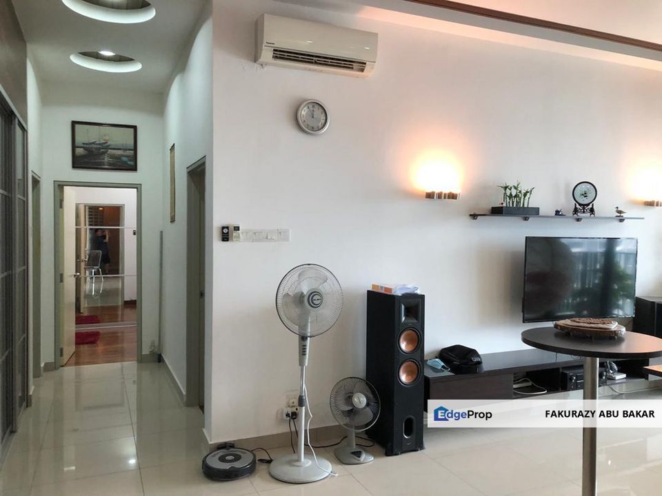 I residence @ i city top floor facing theme park fully furnish, Selangor, Shah Alam