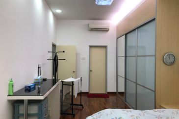 I Residence @ I City