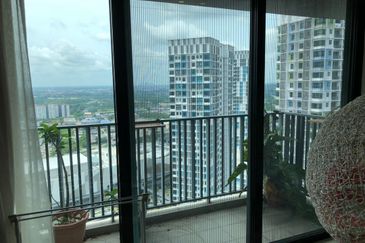 I Residence @ I City