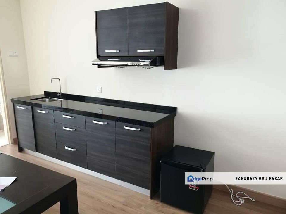 Saville @ Cheras fully furnish facing hill nice view, Selangor, Cheras