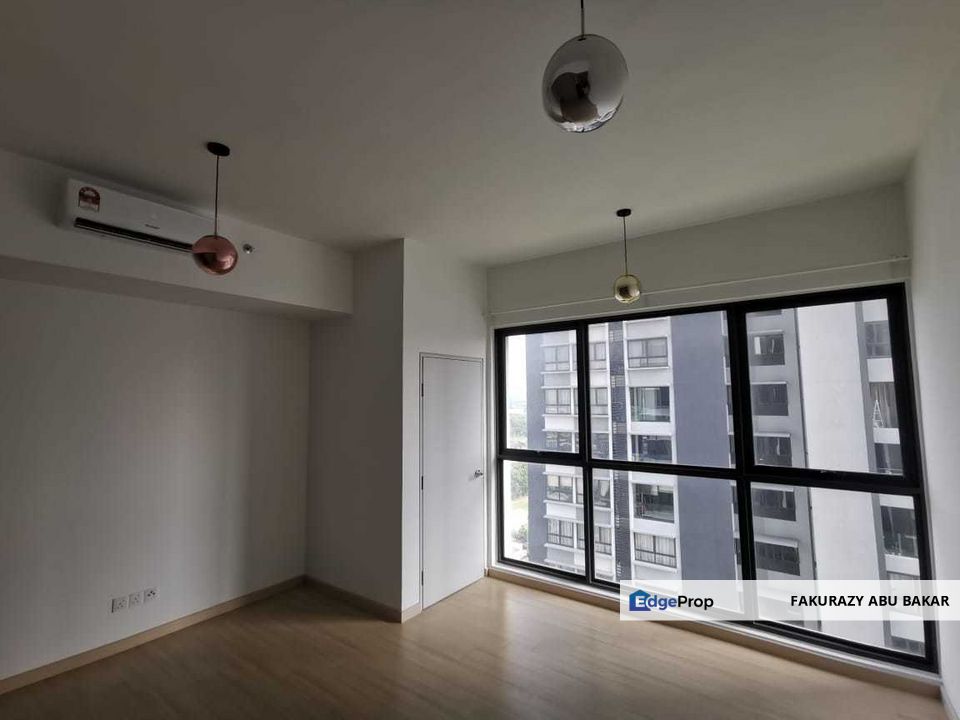 Renovated with high floor and nice view, Selangor, Sungai Buloh