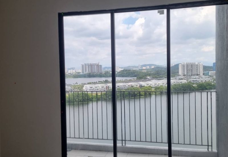 E'Island Lake Haven Residence