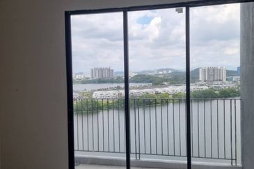 E'Island Lake Haven Residence