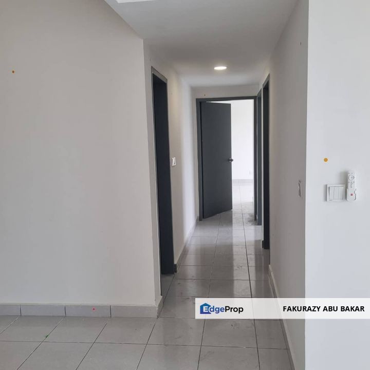 High level balcony BALCONY FACING LAKE , Selangor, Puchong