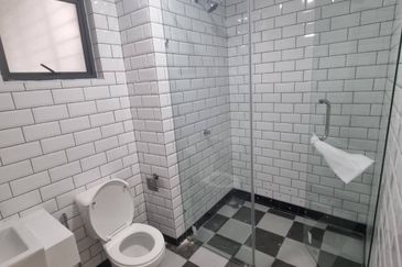 E'Island Lake Haven Residence