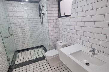 E'Island Lake Haven Residence