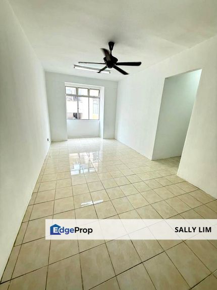 Taman Bukit Indah Medium Cost Flat Level 3 Nearby Shoplot, Bus Stop , Johor, 