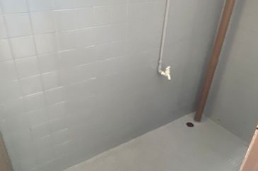 Taman Aman Jalan Bunga Kiambang Senai Double Storey Shop Lot