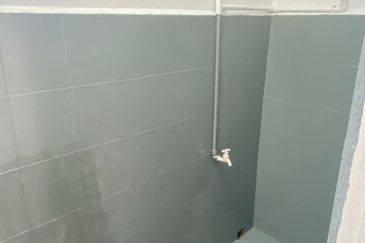 Taman Aman Jalan Bunga Kiambang Senai Double Storey Shop Lot