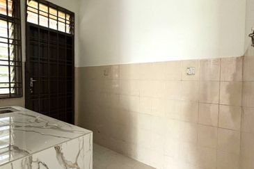 Bandar Pulai Jaya Shop Apartment 1st Floor Renovated Unit For Sale