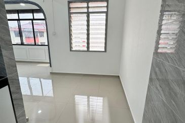 Flat Taman Perling