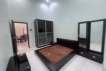 KCC @ Jalan Gemilng Single Storey Terrace House For Rent