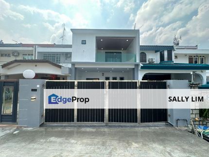Taman Tasek Jb Town Double Storey Fully Renovated Nearby CIQ, Johor, Johor Bahru