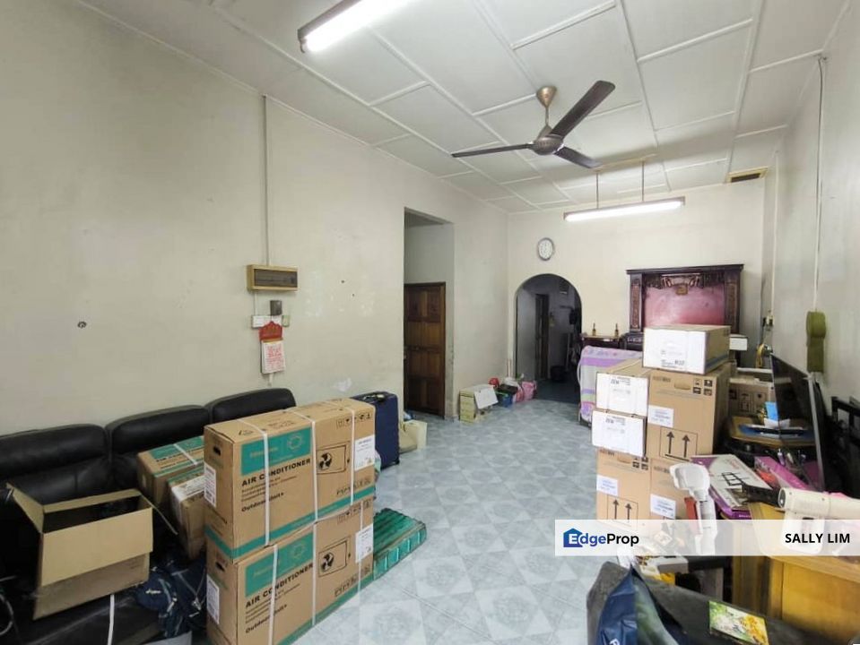 Taman Sri Maju, Pontian Single Storey Semi-D House For Sale, Johor, Pontian