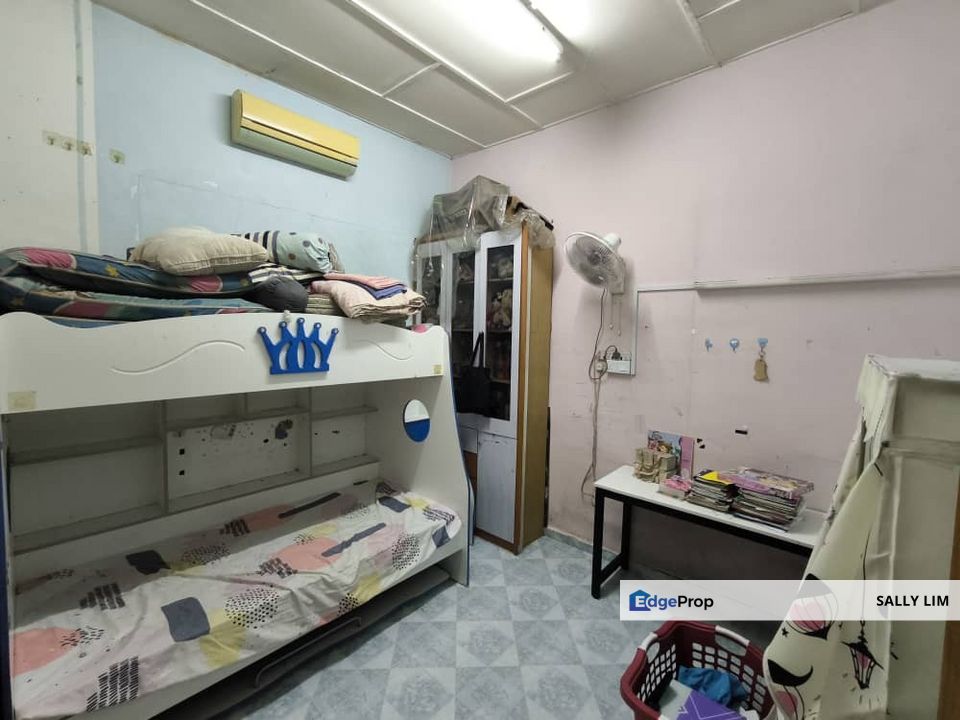 Taman Sri Maju, Pontian Single Storey Semi-D House For Sale, Johor, Pontian