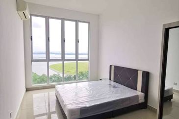 Meridin Bayvue Apartment