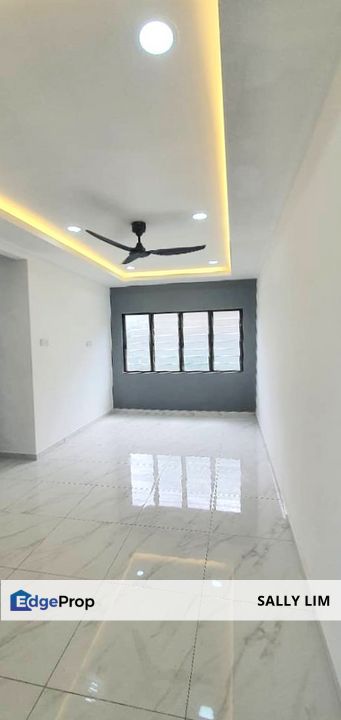 Pasir Gudang Rumah Pangsa Air Biru Low Cost Flat Level 1 For Sale, Johor, Pasir Gudang