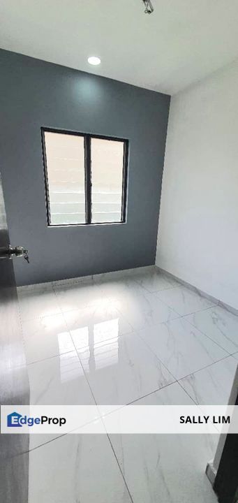 Pasir Gudang Rumah Pangsa Air Biru Low Cost Flat Level 1 For Sale, Johor, Pasir Gudang